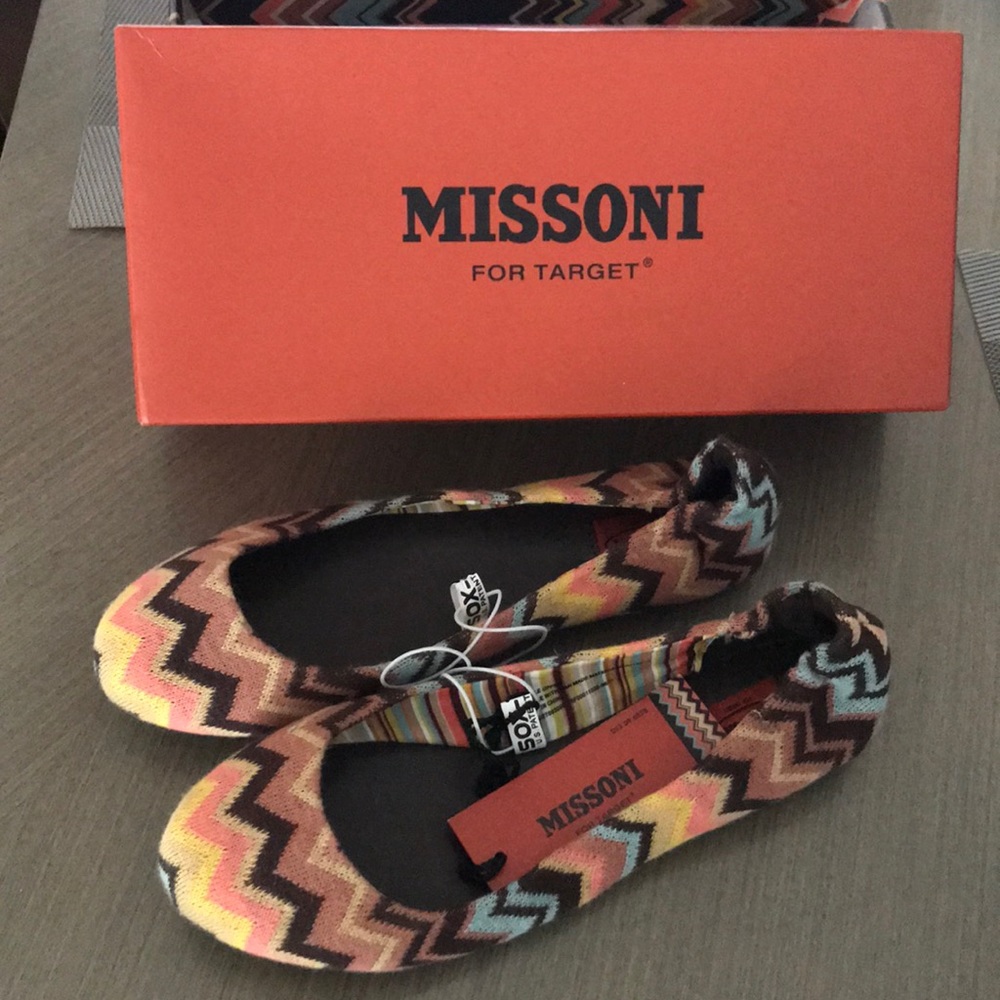 Kids flats! Never worn! In box!